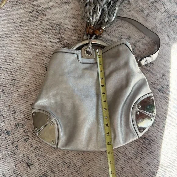 Authentic GUCCI Metallic Silver Leather Medium Indy Babouska Top Handle Bag - Picture 11 of 16